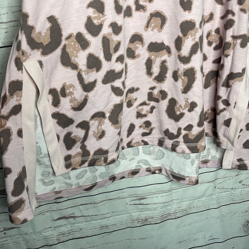 New Directions Pink Camo Design HILo Long Sleeve Sweatshirt Sz XL! - Picture 4 of 8